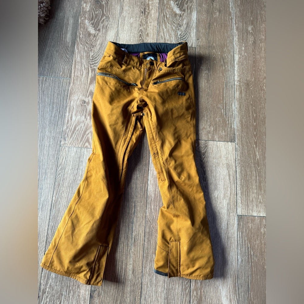 Women’s volcom snowboarding pants